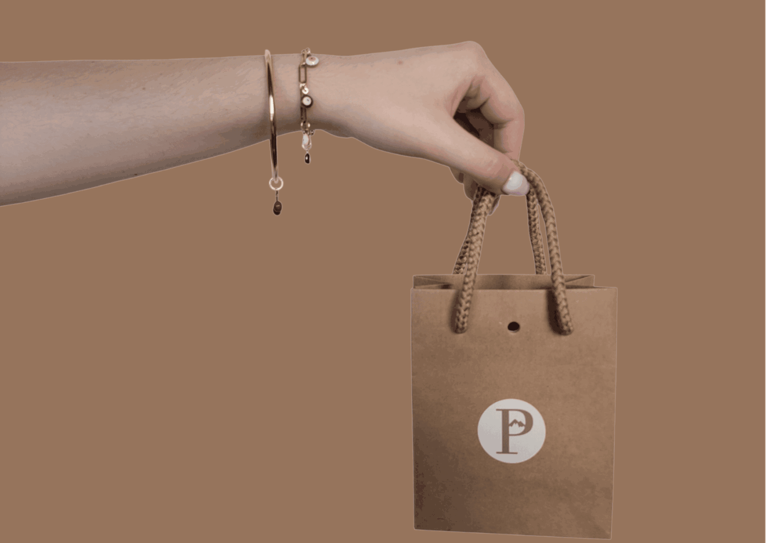 Pourquoi offrir un bijou personnalisable est une idée de cadeau parfaite ?