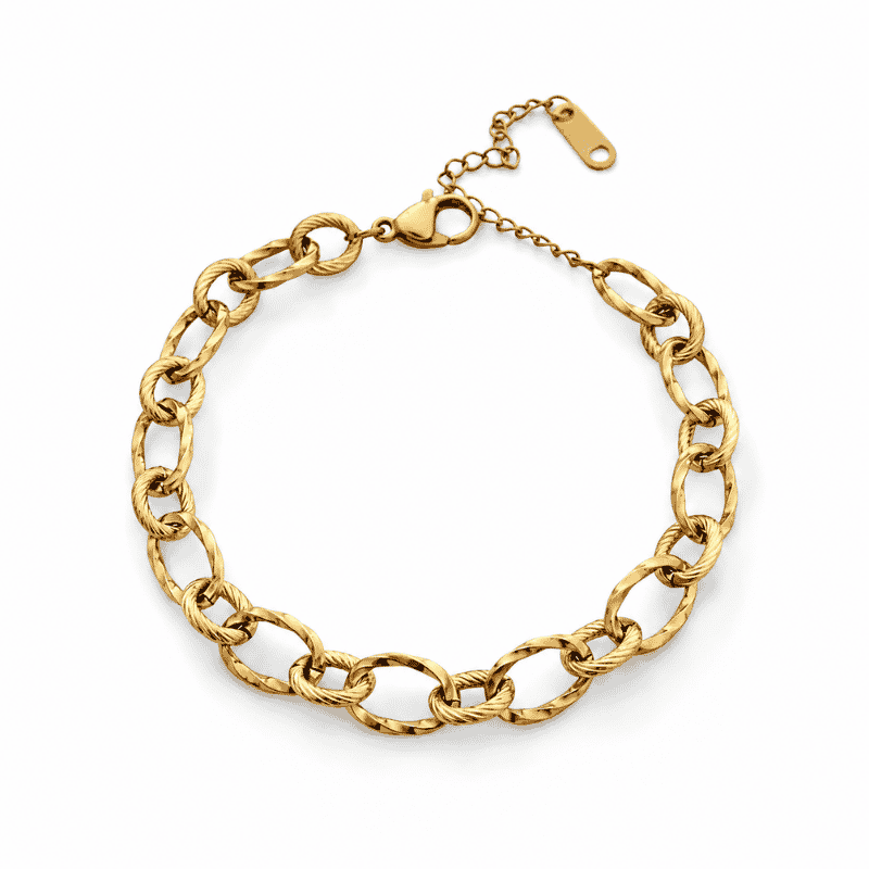 Les Paulinas, bracelet Paulina Sophistiquée doré en acier inoxydable Bracelet Paulina Sophistiquée doré en acier inoxydable avec mailles ovales texturées, bijou personnalisable Les Paulinas