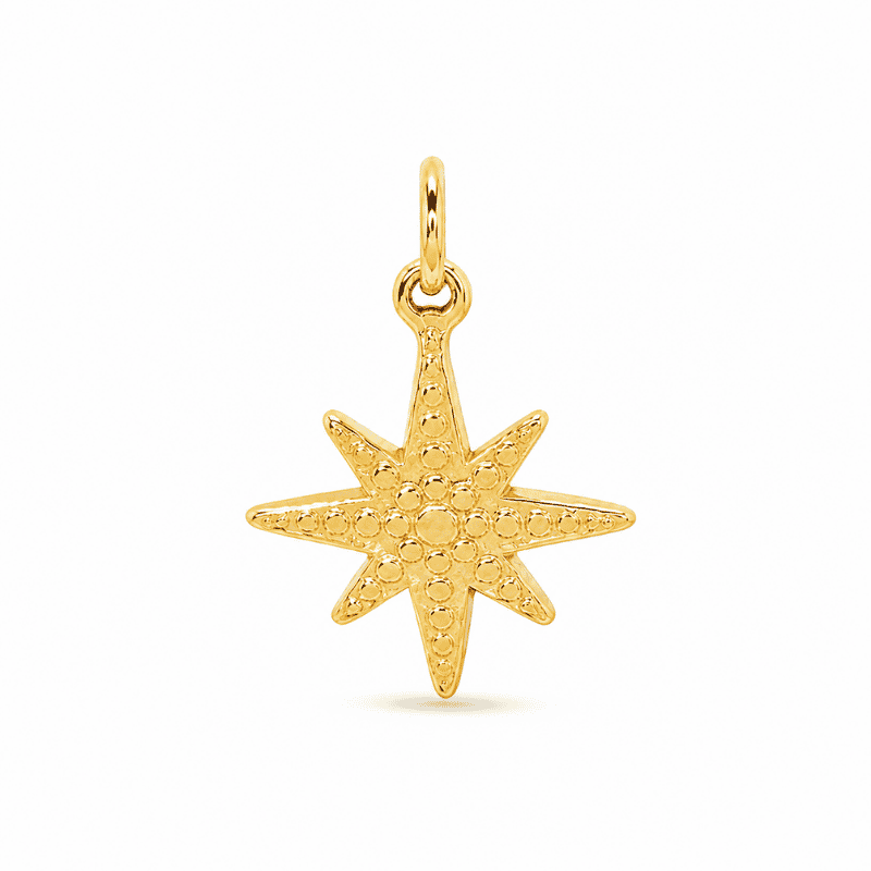 Les Paulinas, charm étoile polaire texturée doré en acier inoxydable Charm étoile polaire texturée doré en acier inoxydable avec reliefs, pour bijou personnalisable Les Paulinas