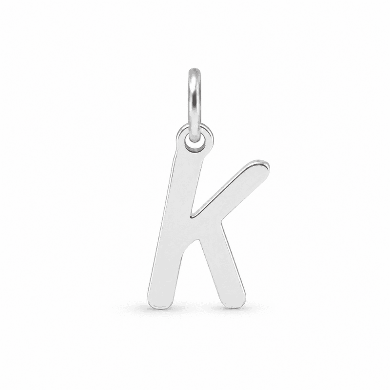 Les Paulinas, charm lettre K argenté en acier inoxydabl Charm lettre K argenté en acier inoxydable, pendentif alphabet pour bijou personnalisable Les Paulinas
