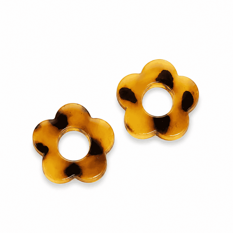 Les Paulinas, charm fleur écailles de tortue pour boucles d'oreilles créoles Charm fleur effet écailles de tortue pour boucles d'oreilles créoles personnalisables Les Paulinas