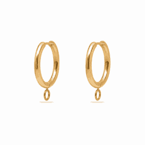 Paire de boucles d'oreilles Paulina Délicate doré en acier inoxydable avec anneaux personnalisables et attache pour charms Les Paulinas, vue de face